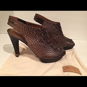 Brand new Open-Toe-Leather super cute -